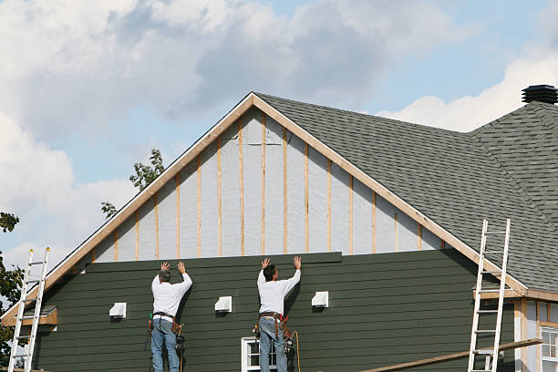 Professional Emergency Siding Repair technician working in Jacksonville, NC